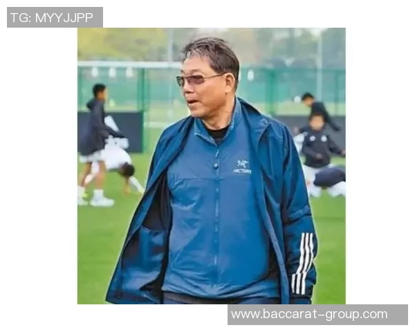 吕文君分享夺冠喜悦与恩师徐根宝合影重温崇明足球情怀