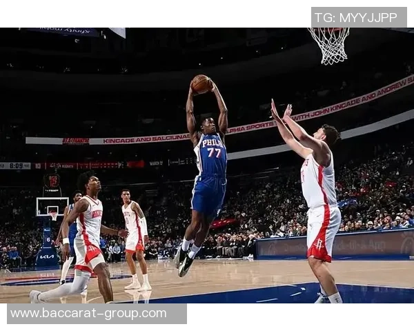 埃奇库姆倒地抢断展现速度76人迅速暂停保护球权 埃奇库姆倒地抢断展现速度76人迅速暂停保护球权