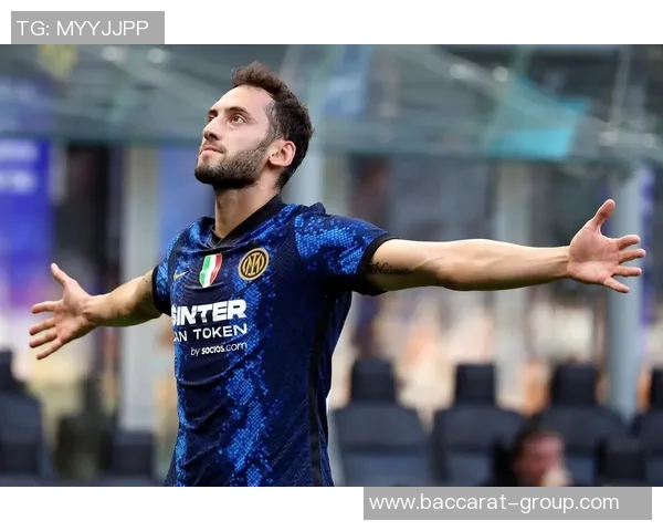 恰尔汗奥卢感恩一路支持从街头球场到国家队百场荣耀之路 恰尔汗奥卢感恩一路支持从街头球场到国家队百场荣耀之路